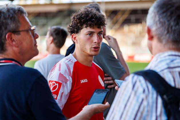 MAINZ, GERMANY - AUGUST 8: Fabia Gruber (1. FSV Mainz 05, 3) talks to the press after the exhibition game between 1. FSV Mainz 05 vs. FC Paris at Bruchweg Stadium in preparation for the Bundesliga season 2026 27 on August 8, 2026 in Mainz, Germany. Rhineland-Palatinate Germany Copyright: xStephanxHahnex