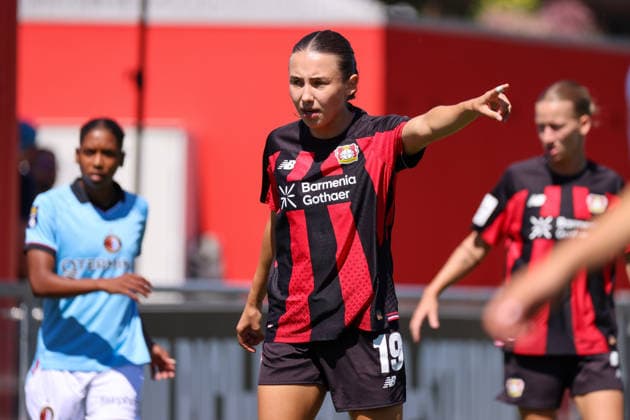 Leverkusen, Deutschland: 08.08.2026 - Saisoneröffnung Testspiel - Bayer Leverkusen Frauen vs. Feyenoord Rotterdam Frauen Im Bild: Loreen Bender (Leverkusen) *** Leverkusen, Germany, August 8, 2026 Season Opener: Friendly Match—Bayer Leverkusen Women vs. Feyenoord Rotterdam Women Pictured: Loreen Bender, Leverkusen Copyright: HMBxMedia MadeleinexFantini