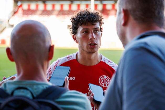 MAINZ, GERMANY - AUGUST 8: Fabia Gruber (1. FSV Mainz 05, 3) talks to the press after the exhibition game between 1. FSV Mainz 05 vs. FC Paris at Bruchweg Stadium in preparation for the Bundesliga season 2026 27 on August 8, 2026 in Mainz, Germany. Rhineland-Palatinate Germany Copyright: xStephanxHahnex