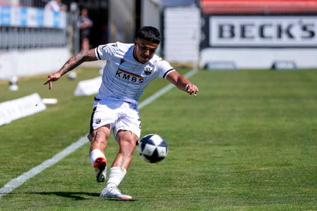 Seyhan Yigit (SVS, 22), am Ball, Freisteller, Ganzkörper, Einzelbild, Einzelfoto, Aktion, Action, 08.08.2026, Sandhausen (Deutschland), Fussball, Regionalliga Südwest, SV Sandhausen - TSV Steinbach Haiger *** Seyhan Yigit SVS, 22, on the ball, isolated figure, full-body shot, single frame, single photo, action, 08 08 2026, Sandhausen, Germany, soccer, Regionalliga Südwest, SV Sandhausen vs. TSV Steinbach Haiger xozx