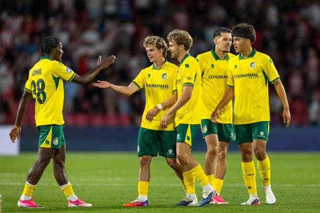 EINDHOVEN - (lr) Moussa Gbemou of Fortuna Sittard, Edouard Michut of Fortuna Sittard, Siebe Wylin of Fortuna Sittard, Justin Hubner of Fortuna Sittard and Gani Buyukhan of Fortuna Sittard after the Dutch Eredivisie match between PSV and Fortuna Sittard at the Philips Stadium on 8 August 2026 in Eindhoven, the Netherlands. SONNY LENSEN ANP Eredivisie 2026 27 xVIxANPxSportx xxANPxIVx 565113961 originalFilename: 565113961.jpg
