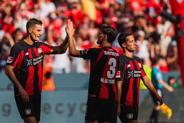 Torschuetze zum Siegestreffer Lucas Vazquez (Bayer 04 Leverkusen, 21) klatscht mit dem Vorlagengeber Miguel Guiterrez (Bayer 04 Leverkusen, 03) ab, Lucas Vazquez (Bayer 04 Leverkusen, 21) zufrieden, Torschuetze, Torjubel, Freude Bayer 04 Leverkusen vs. FC Sevilla, Fussball, Saisoneroeffnungspiel, Freundschaftsspiel, Saison 2026 27, 08.08.2026, DFL REGULATIONS PROHIBIT ANY USE OF PHOTOGRAPHS AS IMAGE SEQUENCES AND OR QUASI-VIDEO, Bayer 04 Leverkusen vs. FC Sevilla, Fussball, Saisoneroeffnungsspiel, Freundschaftsspiel, Saison 2026 27, 08.08.2026 Leverkusen *** Lucas Vázquez (Bayer 04 Leverkusen, 21), who scored the winning goal, high-fives Miguel Gutiérrez (Bayer 04 Leverkusen, 03), who set up the play, Lucas Vázquez (Bayer 04 Leverkusen, 21), looking pleased; goal scorer; goal celebration; joy; Bayer 04 Leverkusen vs. FC Sevilla; soccer; season opener; friendly match; 2026–27 season; August 8, 2026; DFL regulations prohibit any use of photographs as image sequences and or quasi-video, Bayer 04 Leverkusen vs. FC Sevilla, soccer, season opener, friendly match, 2026–27 season, August 8, 2026, Leverkusen Copyright: xEibner-Pressefoto LukasxBaldygax EP_LBA