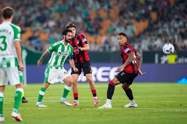 August 8, 2026, Sevilla, Sevilla, Spain: Francisco Isco Alarcon of Real Betis in action during the friendly match football match played between Real Betis and AFC Bournemouth at La Cartuja stadium on August 8, 2026, in Sevilla, Spain. Sevilla Spain - ZUMAa181 20260808_zaa_a181_058 Copyright: xJoaquinxCorcherox