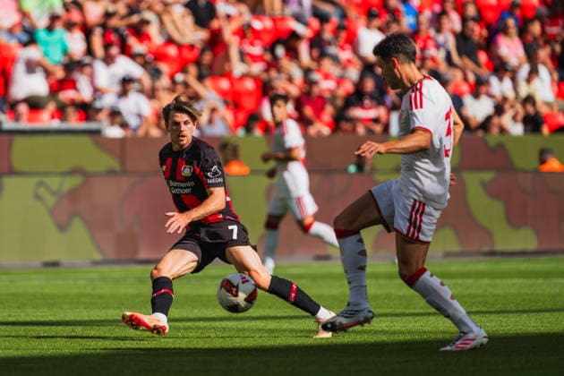 Jonas Hofmann (Bayer 04 Leverkusen, 07) im Zweikampf mit Oso (FC Sevilla, 36) Bayer 04 Leverkusen vs. FC Sevilla, Fussball, Saisoneroeffnungspiel, Freundschaftsspiel, Saison 2026 27, 08.08.2026, DFL REGULATIONS PROHIBIT ANY USE OF PHOTOGRAPHS AS IMAGE SEQUENCES AND OR QUASI-VIDEO, Bayer 04 Leverkusen vs. FC Sevilla, Fussball, Saisoneroeffnungsspiel, Freundschaftsspiel, Saison 2026 27, 08.08.2026 Leverkusen *** Jonas Hofmann, Bayer 04 Leverkusen, 07 in a tackle with Oso, FC Sevilla, 36 Bayer 04 Leverkusen vs. FC Sevilla, soccer, season opener, friendly match, 2026–27 season, August 8, 2026, DFL regulations prohibit any use of photographs as image sequences and or quasi-video, Bayer 04 Leverkusen vs. FC Sevilla, soccer, season opener, friendly match, 2026–27 season, August 8, 2026, Leverkusen Copyright: xEibner-Pressefoto LukasxBaldygax EP_LBA
