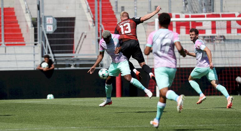 07.08.2026, 3. Liga, FC Ingolstadt 04 - FC Wuerzburger Kickers v.li.: Nathan de Medina (FC Wuerzburger Kickers), Lars Lokotsch (FC Ingolstadt 04), Liam Omore (FC Wuerzburger Kickers), Daniel Haegele (FC Wuerzburger Kickers) Ingolstadt Audi-Sportpark Bayern Deutschland *** August 7, 2026, 3rd Division, FC Ingolstadt 04 vs. FC Würzburger Kickers; from left: Nathan de Medina (FC Würzburger Kickers), Lars Lokotsch (FC Ingolstadt 04), Liam Omore (FC Würzburger Kickers), Daniel Haegele (FC Würzburger Kickers); Ingolstadt, Audi Sportpark, Bavaria, Germany