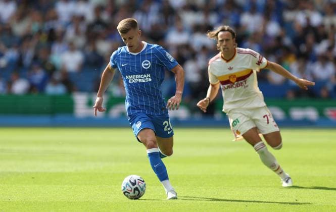 Pre Season Friendly - Brighton & Hove Albion v AS Roma BRIGHTON, ENGLAND, AUGUST 8: Joao Costinha of Brighton & Hove Albion on the ball during the Pre Season Friendly match between Brighton & Hove Albion v AS Roma at AMEX Community Stadium, Brighton on 8 August. (Photo by Daniel Weir) Brighton AMEX Community Stadium United Kingdom Copyright: xDanielxWeir SportsxPressxPhotox Sportspressphoto_SPR202619