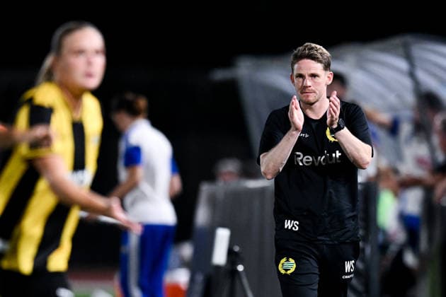 260808 Head coach William Strömberg of Hammarby during the Women s Champions League qualifying match between Juventus and Hammarby on August 8, 2026 in Turin. Photo: Daniele Buffa BILDBYRAN COP 18 XY0123 fotboll football soccer fotball uefa womens champions league juventus hammarby dam bbeng *** August 8, 2008: Hammarby head coach William Strömberg during the Women’s Champions League qualifying match between Juventus and Hammarby on August 8, 2026 in Turin. Photo by Daniele Buffa, BILDBYRAN COP 18 XY0123 soccer football UEFA Women s Champions League Juventus Hammarby women s team BBENG  Copyright: DANIELExBUFFA BB260808BB671