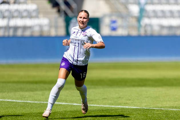 2. Frauen-Bundesliga: FC Carl Zeiss Jena vs. SGS Essen; Jena; 08.08.2026 Anna Maria Wirnsberger ( 18; SGS Essen) 2. Frauen-Bundesliga: FC Carl Zeiss Jena vs. SGS Essen; ad hoc arena im Ernst-Abbe-Sportfeld; 08.08.2026 *** Women s Bundesliga 2: FC Carl Zeiss Jena vs. SGS Essen, Jena, August 8, 2026, Anna Maria Wirnsberger, 18, SGS Essen, Women s Bundesliga 2: FC Carl Zeiss Jena vs. SGS Essen, ad hoc arena at Ernst Abbe Sportfeld, August 8, 2026 Copyright: xBEAUTIFULxSPORTS Duehringx