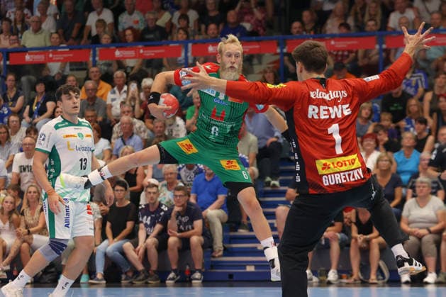 08.08.2026, xtgx, Handball Turnier, SC Magdeburg - SC DHfK Leipzig emspor, v.l. Matthias Musche (Magdeburg, 6) wirft Tor, Torschuetze, erzielt Tor, Treffer, scores the goal Lößnitz *** August 8, 2026, xtgx, Handball Tournament, SC Magdeburg vs. SC DHfK Leipzig emspor, from left: Matthias Musche (Magdeburg), 6 takes a shot, goal scorer, scores a goal, Lößnitz