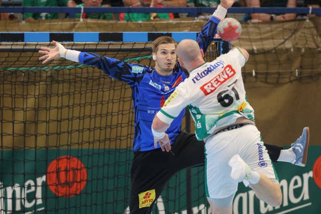 08.08.2026, xtgx, Handball Turnier, SC Magdeburg - SC DHfK Leipzig emspor, v.l. Dominik Kuzmanovic (Magdeburg, 1) Parade, haelt den Ball, faengt den Ball, pariert Lößnitz *** August 8, 2026, xtgx, Handball Tournament, SC Magdeburg vs. SC DHfK Leipzig emspor, from left: Dominik Kuzmanovic (Magdeburg), 1 save, blocks the ball, catches the ball, stops Lößnitz