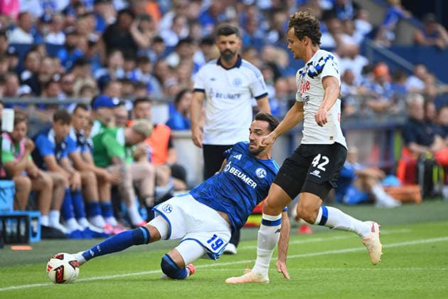 Kenan KARAMAN (GE) gegen Giorgio SCALVINI (AB) Aktion, Zweikampf, Fussball Freundschaftsspiel FC Schalke 04 - Atalanta Bergamo am 08.08.2026 in der Veltins-Arena Gelsenkirchen Deutschland. DFL regulations prohibit any use of photographs as image sequences and or quasi-video Â *** Kenan KARAMAN (GE) vs. Giorgio SCALVINI (AB) – Action, Tackle, Soccer Friendly Match: FC Schalke 04 vs. Atalanta Bergamo on August 8, 2026, at the Veltins Arena in Gelsenkirchen, Germany. DFL regulations prohibit any use of photographs as image sequences and or quasi-video.