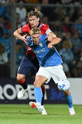 RECORD DATE NOT STATED 8th August 2026, Stadio Teofilo Patini, Castel di Sangro, Italy; Friendly Football; Napoli versus Celta Vigo; Carl Starfelt of Real Club Celta de Vigo and Rasmus Hojlund of Napoli battle for the ball DomenicoxCippitelli