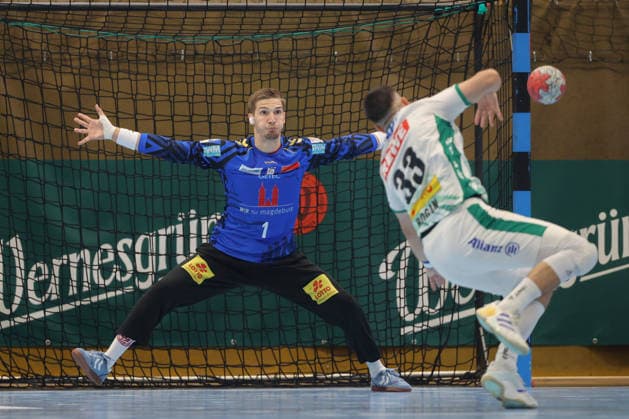 08.08.2026, xtgx, Handball Turnier, SC Magdeburg - SC DHfK Leipzig emspor, v.l. Dominik Kuzmanovic (Magdeburg, 1) Lößnitz *** August 8, 2026, xtgx, Handball Tournament, SC Magdeburg vs. SC DHfK Leipzig emspor, from left: Dominik Kuzmanovic (Magdeburg), 1 Lößnitz