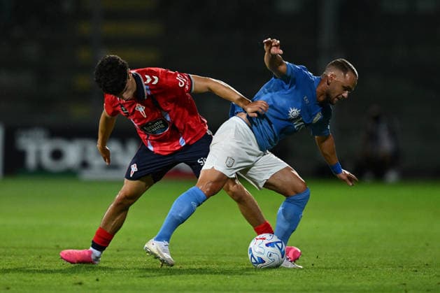 IPA87332398 - Andreas Antanon of Real Club Celta de Vigo and Stanislav Lobotka of S.S.C. Napoli are in action during a preseason friendly match between S.S.C. Napoli and Real Club Celta de Vigo at the Teofilo Patini Stadium on August 8, 2026, in Castel di Sangro, Italy.  Copyright: xDomenicoxCippitelli IPAxSportx xx 87332398