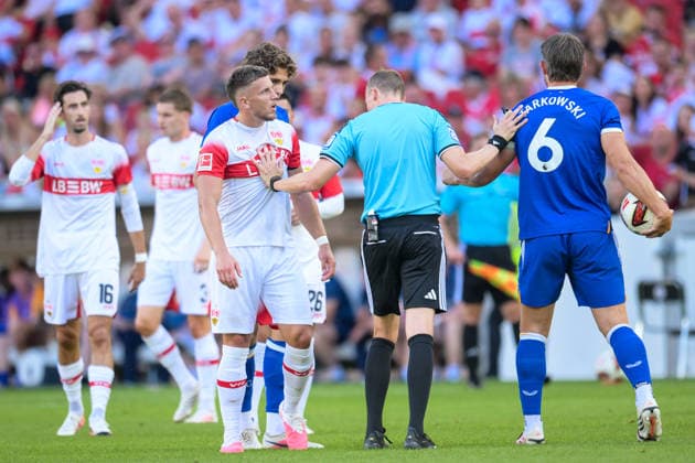Fußball, Testspiel, 20260808, VfB Stuttgart - FC Everton. Im Bild v.l. Demirovic ERMEDIN (Stuttgart, 9) ar, James TARKOWSKI (Everton, 6). Stuttgart MHP-Arena Baden-Württemberg Deutschland *** Soccer, Friendly Match, 20260808, VfB Stuttgart vs. Everton. Pictured, from left: Demirovic ERMEDIN, Stuttgart, 9 ar; James TARKOWSKI, Everton, 6. Stuttgart MHP Arena, Baden-Württemberg, Germany Copyright: Passion2Press MarkusxFischerx
