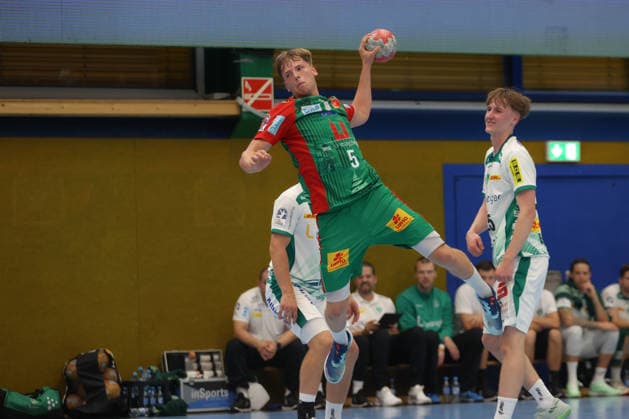 08.08.2026, xtgx, Handball Turnier, SC Magdeburg - SC DHfK Leipzig emspor, v.l. Noah Hensen (Magdeburg) wirft Tor, Torschuetze, erzielt Tor, Treffer, scores the goal Lößnitz *** August 8, 2026, xtgx, Handball Tournament, SC Magdeburg vs. SC DHfK Leipzig emspor, from left: Noah Hensen (Magdeburg) shoots a goal, goal scorer, scores a goal, goal, scores the goal Lößnitz