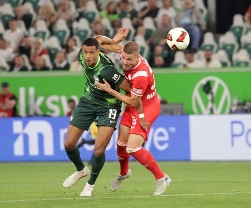 Robert Glatzel (VfL Wolfsburg), Jan Elvedi (1.FC Kaiserslautern) Fussball, Herren, Saison 2026 2027, 2.Liga, Volkswagenarena, VfL Wolfsburg gegen 1.FC Kaiserslautern 0-0 DFL REGULATIONS PROHIBIT ANY USE OF PHOTOGRAPHS AS IMAGE SEQUENCES AND OR QUASI-VIDEO. *** Robert Glatzel, VfL Wolfsburg; Jan Elvedi, 1. FC Kaiserslautern; Soccer, Men s, 2026–2027 Season, 2. Bundesliga, Volkswagen Arena, VfL Wolfsburg vs. 1. FC Kaiserslautern 0–0. DFL regulations prohibit any use of photographs as image sequences and or quasi-video.