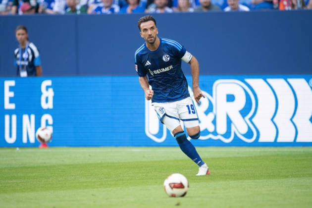 Kenan KARAMAN (GE) Aktion, Einzelaktion Fussball Freundschaftsspiel FC Schalke 04 - Atalanta Bergamo 0-3 am 08.08.2026 in der Veltins-Arena Gelsenkirchen Deutschland. DFL regulations prohibit any use of photographs as image sequences and or quasi-video Â *** Kenan KARAMAN GE Action, Individual Play Soccer Friendly Match FC Schalke 04 vs. Atalanta Bergamo 0–3 on August 8, 2026, at the Veltins Arena in Gelsenkirchen, Germany. DFL regulations prohibit any use of photographs as image sequences and or quasi-video.