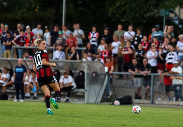 Fussball: Europa: UEFA Women s Champions League 2026 2027 - 2. Qualifikationsrunde, Finale, 08.08.2026 - Eintracht Frankfurt Frauen vs. Malmö FF Frauen - Stadion am Brentanobad (Frankfurt am Main, Deutschland); Laura Freigang (Eintracht Frankfurt Frauen, 10) Frankfurt am Main Stadion am Brentanobad Hessen Deutschland *** Soccer Europe UEFA Women s Champions League 2026–2027, Second Qualifying Round, Final, August 8, 2026 Eintracht Frankfurt Women vs. Malmö FF Women Stadion am Brentanobad, Frankfurt am Main, Germany Laura Freigang Eintracht Frankfurt Women, 10 Frankfurt am Main Stadion am Brentanobad, Hesse, Germany Copyright: xAmiirxAmedjouax