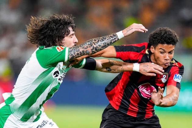 August 8, 2026, Sevilla, Sevilla, Spain: Hector Bellerin of Real Betis and Williams of AFC Bournemouth in action during the friendly match football match played between Real Betis and AFC Bournemouth at La Cartuja stadium on August 8, 2026, in Sevilla, Spain. Sevilla Spain - ZUMAa181 20260808_zaa_a181_102 Copyright: xJoaquinxCorcherox