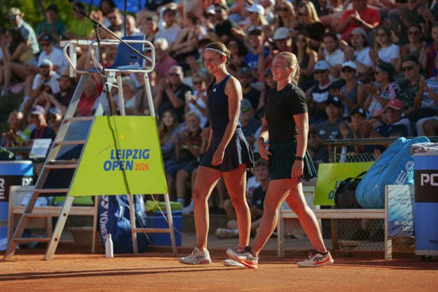 Leipzig Open 2026 - W75 Leipzig - Finale: Aneta Kucmova (CZE) Aneta Laboutkova (CZE) - Rasheeda McAdoo (USA) Sapfo Sakellaridi (GRE) Aneta Kucmova (CZE) und Aneta Laboutkova (CZE) auf dem Weg zur Siegerehrung am 08.08.2026 im Leipziger Tennisclub 1990 e.V., Leipzig (Sachsen) Leipzig Leipziger Tennisclub 1990 e.V. Sachsen Deutschland *** Leipzig Open 2026 W75 Leipzig Final: Aneta Kucmova (CZE), Aneta Laboutkova (CZE), Rasheeda McAdoo (USA), Sapfo Sakellaridi (GRE); Aneta Kucmova (CZE) and Aneta Laboutkova (CZE) on their way to the awards ceremony on 08 08, 2026, at the Leipzig Tennis Club 1990 e.V., Leipzig, Saxony, Leipzig, Leipzig Tennis Club 1990 e.V., Saxony, Germany