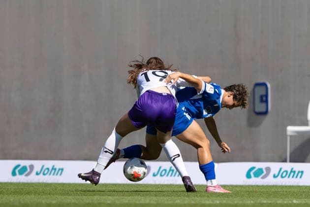 2. Frauen-Bundesliga: FC Carl Zeiss Jena vs. SGS Essen; Jena; 08.08.2026 Sarah Preuss ( 11; FC Carl Zeiss Jena) gegen Selina Maria Albrecht ( 19; SGS Essen) 2. Frauen-Bundesliga: FC Carl Zeiss Jena vs. SGS Essen; ad hoc arena im Ernst-Abbe-Sportfeld; 08.08.2026 *** Women s Bundesliga 2: FC Carl Zeiss Jena vs. SGS Essen, Jena, August 8, 2026; Sarah Preuss 11 (FC Carl Zeiss Jena) vs. Selina Maria Albrecht 19 (SGS Essen); Women s Bundesliga 2: FC Carl Zeiss Jena vs. SGS Essen at the ad hoc arena at Ernst Abbe Sportfeld, August 8, 2026 Copyright: xBEAUTIFULxSPORTS Duehringx