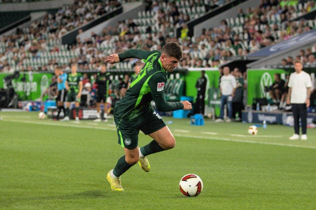 08.08.2026 Fußball Herren 2026 2027 2. Bundesliga 1. Spieltag VfL Wolfsburg - 1. FC Kaiserslautern Volkswagen Arena Wolfsburg Alessio Besio (Wolfsburg, 23, grün) am Ball. Wolfsburg Niedersachsen Deutschland *** August 8, 2026 Men s Soccer 2026–2027 2. Bundesliga Matchday 1 VfL Wolfsburg 1 FC Kaiserslautern Volkswagen Arena, Wolfsburg Alessio Besio (Wolfsburg), 23, in green with the ball Wolfsburg, Lower Saxony, Germany