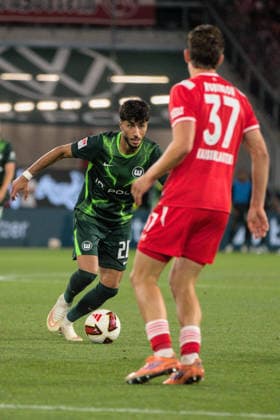 08.08.2026 Fußball Herren 2026 2027 2. Bundesliga 1. Spieltag VfL Wolfsburg - 1. FC Kaiserslautern Volkswagen Arena Wolfsburg Muhammed Damar (Wolfsburg, 20, grün) am Ball. Wolfsburg Niedersachsen Deutschland *** August 8, 2026 Men s Soccer 2026–2027 2. Bundesliga Matchday 1 VfL Wolfsburg 1 FC Kaiserslautern Volkswagen Arena, Wolfsburg Muhammed Damar, Wolfsburg, 20, in green with the ball Wolfsburg, Lower Saxony, Germany