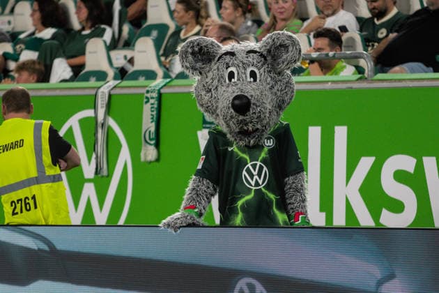 08.08.2026 Fußball Herren 2026 2027 2. Bundesliga 1. Spieltag VfL Wolfsburg - 1. FC Kaiserslautern Volkswagen Arena Wolfsburg Wölfi, das Maskottchen von Wolfsburg. Wolfsburg Niedersachsen Deutschland *** August 8, 2026 Men s Soccer 2026–2027 2. Bundesliga Matchday 1 VfL Wolfsburg 1 FC Kaiserslautern Volkswagen Arena, Wolfsburg Wölfi, Wolfsburg s mascot Wolfsburg, Lower Saxony, Germany