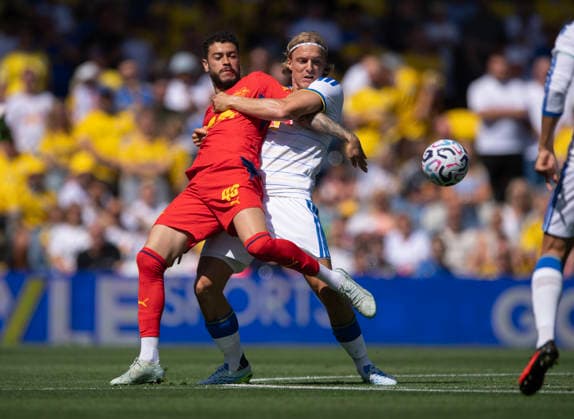 Leeds United v RB Leipzig - Pre-Season Friendly LEEDS, ENGLAND - AUGUST 8: Romulo of RB Leipzig and Sebastiaan Bornauw of Leeds United in action during the during the pre-season friendly match between Leeds United and RB Leipzig at Elland Road on August 8, 2026 in Leeds, England. ***Local Caption*** Romulo; Sebastiaan Bornauw Leeds Elland Road England United Kingdom Copyright: xVisionhausx 776537830