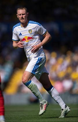 Leeds United v RB Leipzig - Pre-Season Friendly LEEDS, ENGLAND - AUGUST 8: Sean Longstaff of Leeds United in action during the during the pre-season friendly match between Leeds United and RB Leipzig at Elland Road on August 8, 2026 in Leeds, England. ***Local Caption*** Sean Longstaff Leeds Elland Road England United Kingdom Copyright: xVisionhausx 776537830