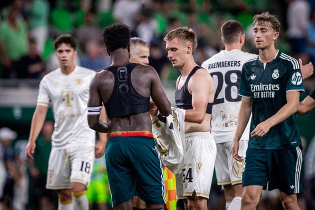 Fußball, Testspiel, Ferencvaros Budapest -Real Madrid FERENCVAROS - REAL MADRID Vinicius Junior Vini Jr of Real and Oliver Nagy of Ferencvaros during the FIFA friendly football match between Ferencvaros and Ream Madrid CF at the Ferencvaros stadium (Groupama arena). Budapest, Hungary, August 08, 2026. Photo by Branislav Racko Copyright: xx 080A0891