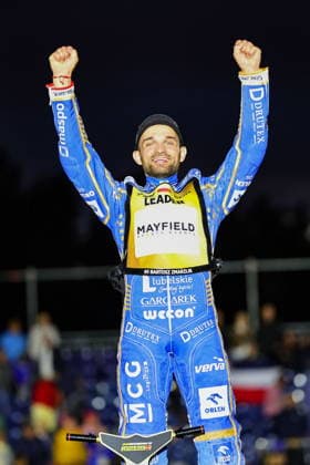 08.08.2026 RYGA (LOTWA) - BIKERNIEKI SPEEDWAY STADIUM, ZUZEL (SPEEDWAY), INDYWIDUALNE MISTRZOSTWA SWIATA (FIM SPEEDWAY World Championship, WM, Weltmeisterschaft GRAND PRIX 2026) - DEWALT FIM SPEEDWAY GRAND PRIX OF LATVIA - RIGA; RUNDA 8 NZ BARTOSZ ZMARZLIK - RADOSC WYGRANA FOTO PAWEL WILCZYNSKI CYFRASPORT NEWSPIX.PL --- newspix.pl 