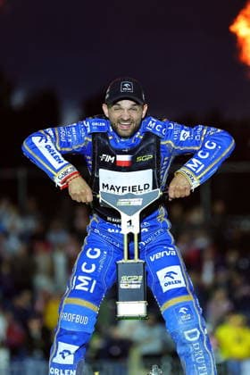 08.08.2026 RYGA (LOTWA) - BIKERNIEKI SPEEDWAY STADIUM, ZUZEL (SPEEDWAY), INDYWIDUALNE MISTRZOSTWA SWIATA (FIM SPEEDWAY World Championship, WM, Weltmeisterschaft GRAND PRIX 2026) - DEWALT FIM SPEEDWAY GRAND PRIX OF LATVIA - RIGA; RUNDA 8 NZ BARTOSZ ZMARZLIK - RADOSC WYGRANA FOTO PAWEL WILCZYNSKI CYFRASPORT NEWSPIX.PL --- newspix.pl 