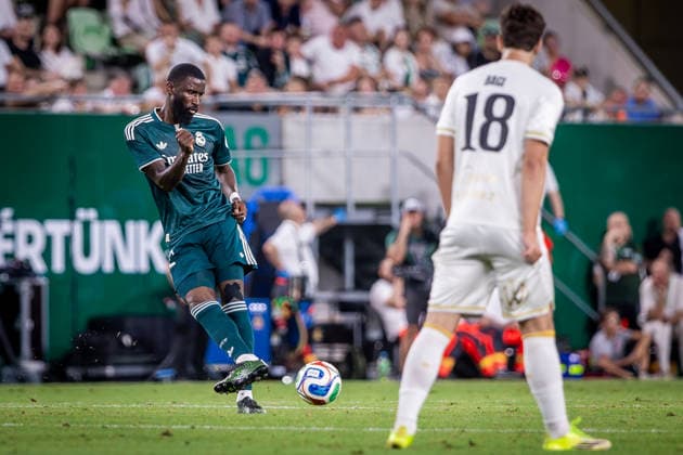 Fußball, Testspiel, Ferencvaros Budapest -Real Madrid FERENCVAROS - REAL MADRID Antonio Rudiger of Real and Adam Bagi of Ferencvaros during the FIFA friendly football match between Ferencvaros and Ream Madrid CF at the Ferencvaros stadium (Groupama arena). Budapest, Hungary, August 08, 2026. Photo by Branislav Racko Copyright: xx 080A0634