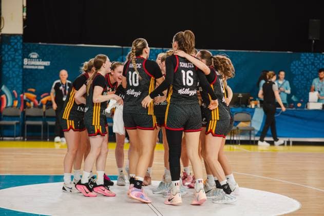 RECORD DATE NOT STATED Die deutsche Damen-Basketballnationalmannschaft feiert gemeinsam in einer Jubeltraube auf dem Parkett der Kistamässan in Stockholm. Sichtbar sind u.a. Diana Ivancic ( 10; Deutschland) und Lilli Schultze ( 16; Deutschland) im Mittelpunkt der Gruppe. Deutschland-Team jubelt nach Spielende beim FIBA EuroBasket Women Stockholm *** The German women s national basketball team celebrates together in a jubilant huddle on the court at Kistamässan in Stockholm. Among those visible are Diana Ivancic (No. 10, Germany) and Lilli Schultze (No. 16, Germany) at the center of the group. The German team celebrates after the game at FIBA EuroBasket Women Stockholm. Copyright: xJoelxKruehlerx