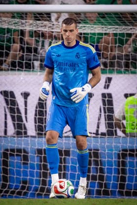 Fußball, Testspiel, Ferencvaros Budapest -Real Madrid FERENCVAROS - REAL MADRID Andriy Lunin of Real on the ball during the FIFA friendly football match between Ferencvaros and Ream Madrid CF at the Ferencvaros stadium (Groupama arena). Budapest, Hungary, August 08, 2026. Photo by Branislav Racko Copyright: xx 080A0021