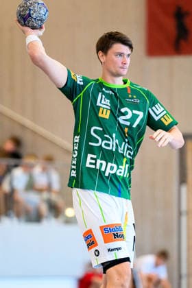 Altensteig: SCup - 26 27 - Frisch Auf Goeppingen - HBW Balingen Oskar Sunnefeldt (Goeppingen) Altensteig Eichwaldhalle Baden-Württemberg Deutschland *** Altensteig SCup 26 27 Frisch Auf Göppingen HBW Balingen Oskar Sunnefeldt Göppingen Altensteig Eichwaldhalle Baden-Württemberg Germany