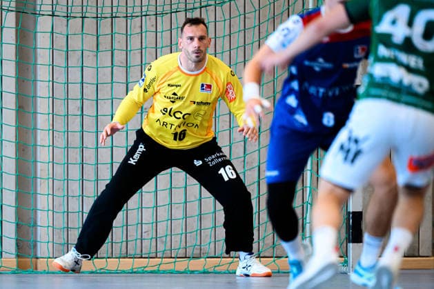 Altensteig: SCup - 26 27 - Frisch Auf Goeppingen - HBW Balingen Torhueter Vladimir Cupara (HBW Balingen) Altensteig Eichwaldhalle Baden-Württemberg Deutschland *** Altensteig SCup 26 27 Frisch Auf Göppingen HBW Balingen Goalkeeper Vladimir Cupara HBW Balingen Altensteig Eichwaldhalle Baden-Württemberg Germany