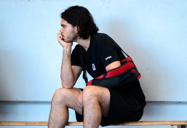 Altensteig: SCup - 26 27 - Frisch Auf Goeppingen - HBW Balingen Tim Ruggiero-Matthes (HBW Balingen) Verletzt Verletzung Schmerzen Altensteig Eichwaldhalle Baden-Württemberg Deutschland *** Altensteig SCup 26 27 Frisch Auf Göppingen HBW Balingen Tim Ruggiero Matthes HBW Balingen Injured Injury Pain Altensteig Eichwaldhalle Baden-Württemberg Germany