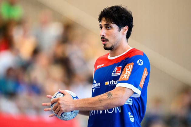 Altensteig: SCup - 26 27 - Frisch Auf Goeppingen - HBW Balingen Yonatan Dayan (Balingen) Altensteig Eichwaldhalle Baden-Württemberg Deutschland *** Altensteig SCup 26 27 Frisch Auf Göppingen HBW Balingen Yonatan Dayan Balingen Altensteig Eichwaldhalle Baden-Württemberg Germany