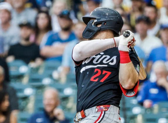 Minnesota Twins catcher Ryan Jeffers hits a single in the first inning of the MLB, Baseball Herren, USA game between the Minnesota Twins and the Milwaukee Brewers at American Family Field in Milwaukee, Wisconsin on Saturday, August 8, 2026.  MIL20260808804 TANNENxMAURY