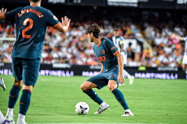 ESP: Valencia CF v Newcastle CF Pre Season match 2026 2027 Javi Guerra of Valencia during Pre Season match between Valencia CF VS Newcastle played at Estadio Mestalla, Valencia on August 08, 2026 Valencia, Spain. Valencia Spain Football *** ESP Valencia CF vs. Newcastle CF, 2026–2027 Preseason Match: Javi Guerra of Valencia during the preseason match between Valencia CF and Newcastle CF, played at Estadio Mestalla in Valencia on August 8, 2026. Valencia, Spain. Valencia, Spain. Soccer Copyright: xLeopoldxSoglox