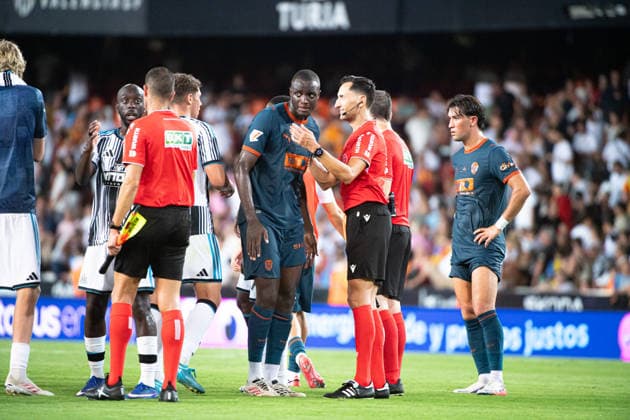 ESP: Valencia CF v Newcastle CF Pre Season match 2026 2027 Mouctar Diakhaby of Valencia during Pre Season match between Valencia CF VS Newcastle played at Estadio Mestalla, Valencia on August 08, 2026 Valencia, Spain. Valencia Spain Football *** ESP Valencia CF vs. Newcastle CF, 2026–2027 Preseason Match: Mouctar Diakhaby of Valencia during the preseason match between Valencia CF and Newcastle, played at Estadio Mestalla in Valencia on August 8, 2026. Valencia, Spain. Valencia, Spain. Soccer Copyright: xLeopoldxSoglox