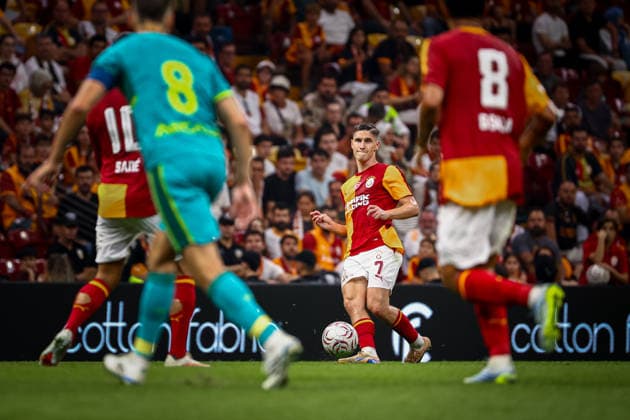 Galatasaray vs Villarreal CF friendly match Roland Sallai of Galatasaray passes the ball during the match. Galatasaray and Villarreal CF faced each other during friendly match. The match took place Ali Sami Yen Rams Park Stadium on August 8th, 2026. Istanbul Istanbul Turkey Copyright: xBurakxBasturkx