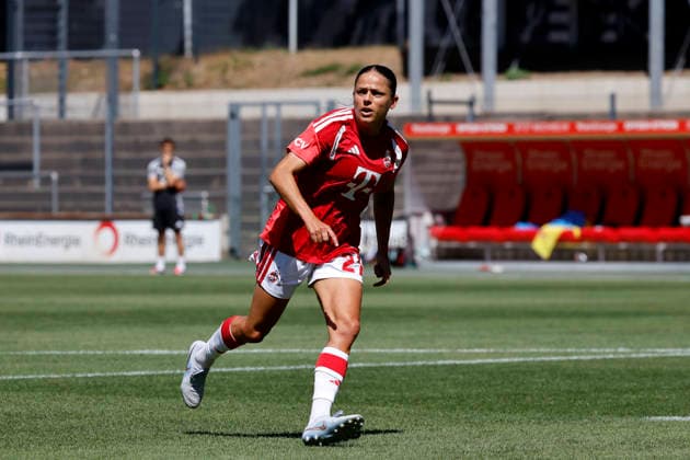 Fußballspielerin Laura Feiersinger (Mittelfeld) beim Testspiel zwischen der 1. Frauen-Mannschaft des 1. FC Köln und dem FC Twente Enschede (NED) im Franz-Kremer-Stadion. (Endstand 5:1) Köln, 08.08.2026 NRW Deutschland *** Soccer player Laura Feiersinger in midfield during the friendly match between the 1. FC Köln Women s First Team and FC Twente Enschede (NED) at Franz Kremer Stadium. Final score: 5–1 for Köln, August 8, 2026, North Rhine-Westphalia, Germany Copyright: xChristophxHardtx