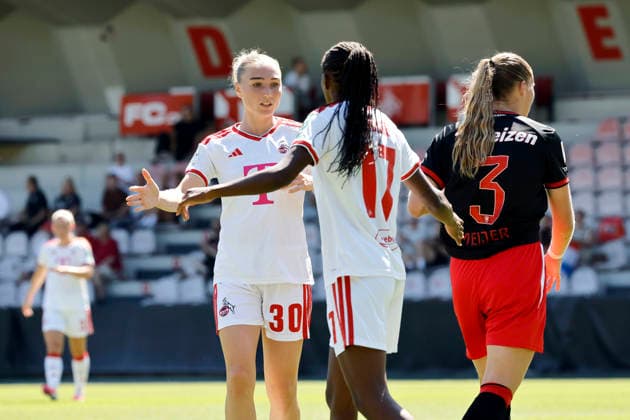 Die Fußballspielerinnen Sophie Nachtigall (Mittelfeld), Lydia Andrade (MIttelfeld) und Fenna Meijer (Abwehr) beim Testspiel zwischen der 1. Frauen-Mannschaft des 1. FC Köln und dem FC Twente Enschede (NED) im Franz-Kremer-Stadion. (Endstand 5:1) Köln, 08.08.2026 NRW Deutschland *** Soccer players Sophie Nachtigall (midfield), Lydia Andrade (midfield), and Fenna Meijer (defense) during the friendly match between 1. FC Köln’s women’s first team and FC Twente Enschede (NED) at Franz Kremer Stadium. Final score: 5–1 for Köln, August 8, 2026, North Rhine-Westphalia, Germany Copyright: xChristophxHardtx