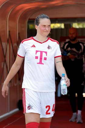 Fußballspielerin Elise Stenevik (Abwehr) beim Testspiel zwischen der 1. Frauen-Mannschaft des 1. FC Köln und dem FC Twente Enschede (NED) im Franz-Kremer-Stadion. (Endstand 5:1) Köln, 08.08.2026 NRW Deutschland *** Soccer player Elise Stenevik, defender, during the friendly match between the 1. FC Köln Women s Team and FC Twente Enschede (NED) at Franz Kremer Stadium. Final score: 5–1 for Köln, August 8, 2026, North Rhine-Westphalia, Germany Copyright: xChristophxHardtx