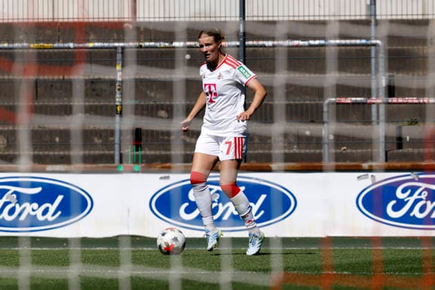 Fußballspielerin Anna-Lena Stolze (Sturm) beim Testspiel zwischen der 1. Frauen-Mannschaft des 1. FC Köln und dem FC Twente Enschede (NED) im Franz-Kremer-Stadion. (Endstand 5:1) Köln, 08.08.2026 NRW Deutschland *** Soccer player Anna Lena Stolze scores a goal during the friendly match between 1. FC Köln s women s first team and FC Twente Enschede (NED) at Franz Kremer Stadium. Final score: 5–1 for Köln, August 8, 2026, North Rhine-Westphalia, Germany Copyright: xChristophxHardtx