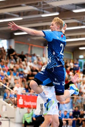Altensteig: SCup - 26 27 - HC Erlangen - TVB Stuttgart Torben Matzken (Stuttgart) Altensteig Eichwaldhalle Baden-Württemberg Deutschland *** Altensteig SCup 26 27 HC Erlangen TVB Stuttgart Torben Matzken Stuttgart Altensteig Eichwaldhalle Baden-Württemberg Germany